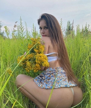 👑 Креативная, нежная и опытная, я умею доставить удовольствие на все сто. У меня есть все, что ты можешь себе представить – отвязное воображение, бесконечное желание и эротические фантазии. 🌟 Живу в самом сердце Москвы, в Москве, и каждая встреча со мной – это маленькое путешествие в мир наслаждения. У меня шикарные фото и поистине безупречные отзывы, которые говорят сами за себя. 📸💋 Доверься мне и открой новые грани удовольствия. Жду звонка, чтобы принести в твою жизнь немного 🌹🔥 Лариса